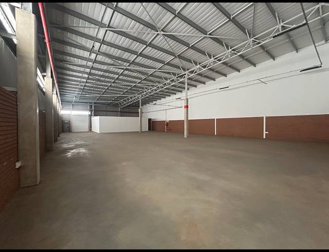 676M² WAREHOUSE TO LET IN CLAYVILLE